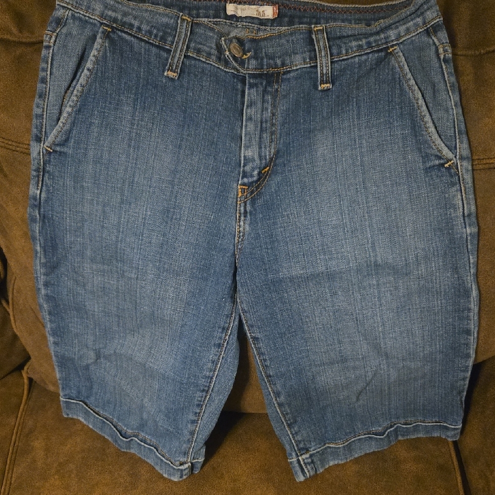 Levi's Classic Blue Denim Shorts Size 6